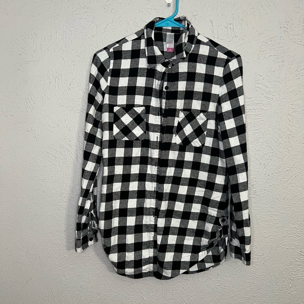 No Boundaries Black and White Plaid Button Down Shirt